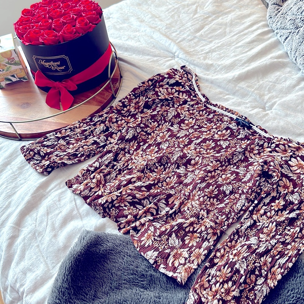 American Eagle Floral Flowy Crop Top (M)